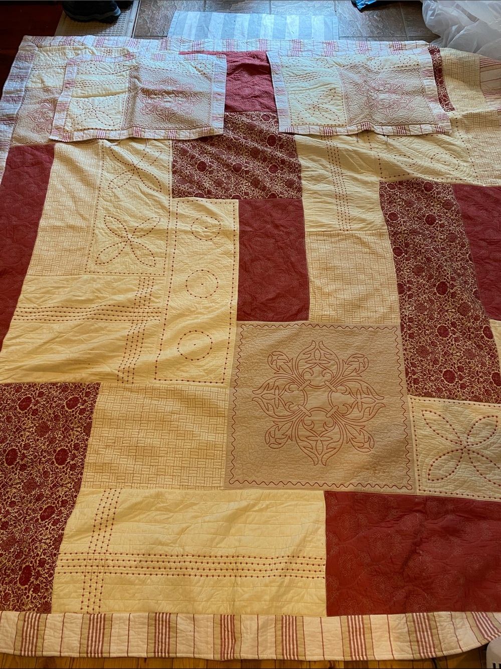 Quilted Patchwork Comforter Set in Cream and Red - Brand (2 pillow cases)